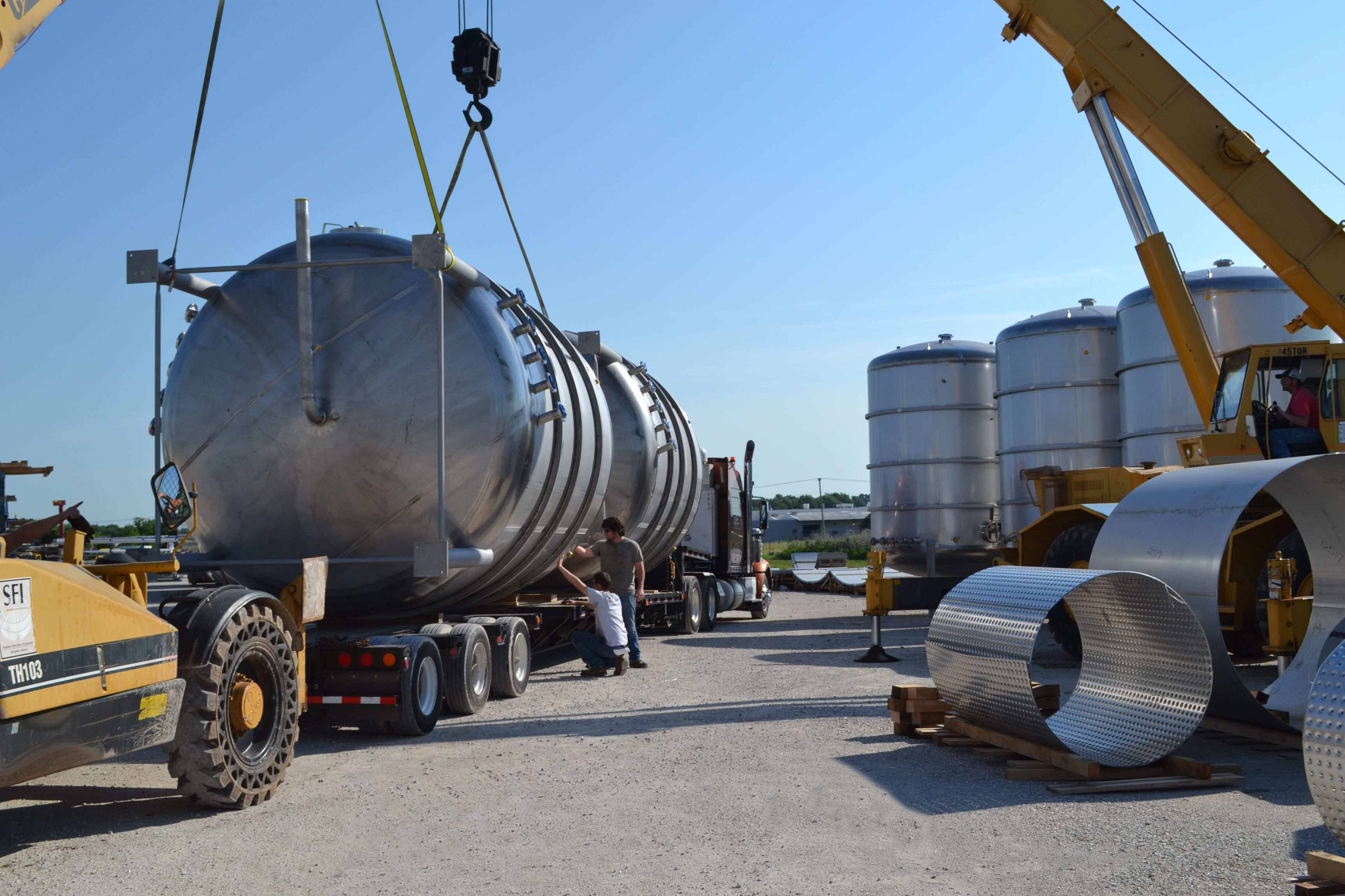 Loading Stainless Steel Chemical Tanks